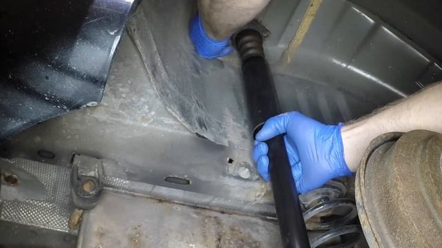 How to Replace the rear shock absorbers on the Ford Fiesta 2002 to 2008 смотреть онлайн