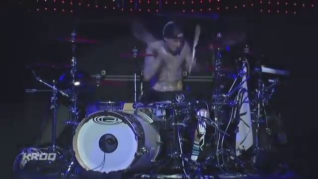 Blink-182 - I Won't Be Home For Christmas - Live