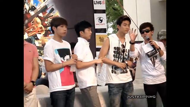 [FANCAM] 090704 2PM Fansign Event @ Tesco Lotus Pattaya смотреть онлайн