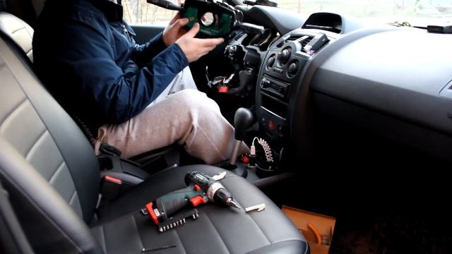 ? Renault Megane 2 F2 Установка противотуманных фар. Часть 1/2. Installing the fog lights смотреть онлайн