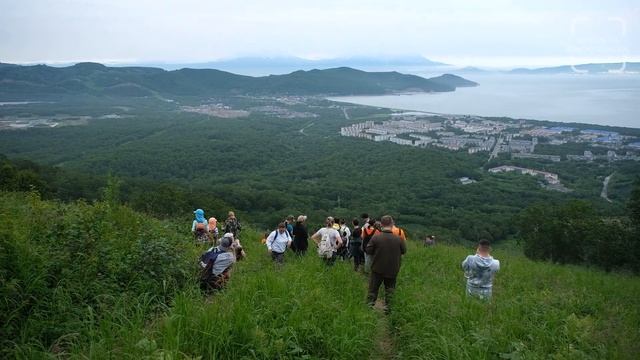 В рамках форума «Экосистема. Заповедный край» в Вилючинске организовали экскурсию на сопку Колдуних смотреть онлайн