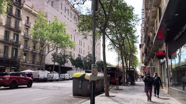 [SPAIN-BARCELONA] Walking along Arc de Triomf... 12/APR/2021 03:00 pm смотреть онлайн