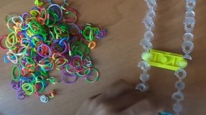 как сплести украшение для волос из резинок