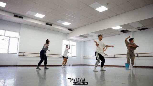 SHHH - RAYE / Tony Leyva Choreography смотреть онлайн