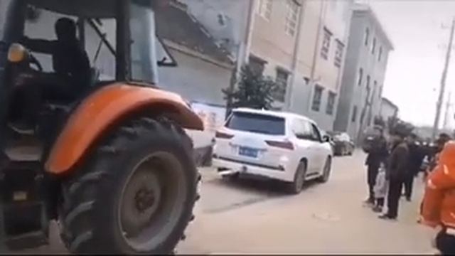 Tractor Vs Lexus Lx570 Tug Of War