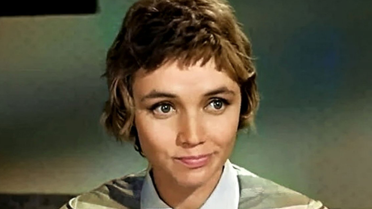 Унижение журналистами актрисы-красавицы Лилианы Алешниковой закончилась трагедией смотреть онлайн