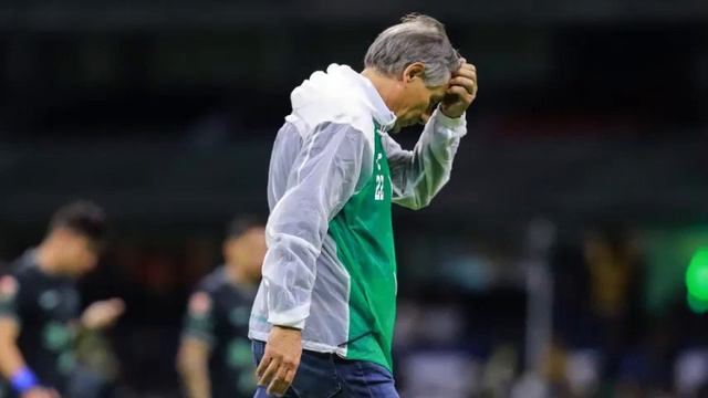 El entrenador argentino Ariel Holan renunció al Club León de México tras malos resultados смотреть онлайн