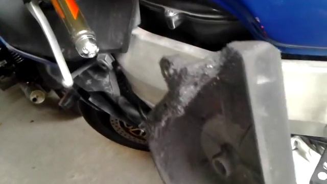 Зачем осматривать кожух цепи??? Remove the chain cover!!! смотреть онлайн