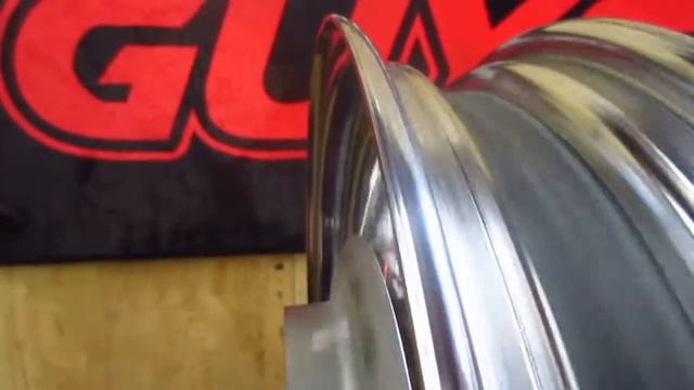 THE MOTORCYCLE GUYS SALVAGE - 2004 KAWASAKI VN800 VULCAN REAR RIM SPIN TEST 22912 смотреть онлайн