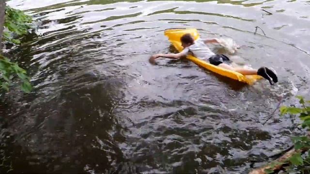 НАДУВНОЙ МАТРАС ЗА 140 РУБ | утопили надувной матрас смотреть онлайн