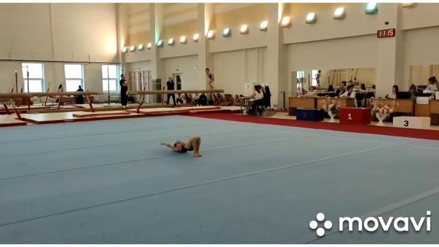 весёлый кувырок девочки соревнования по спортивной гимнастике