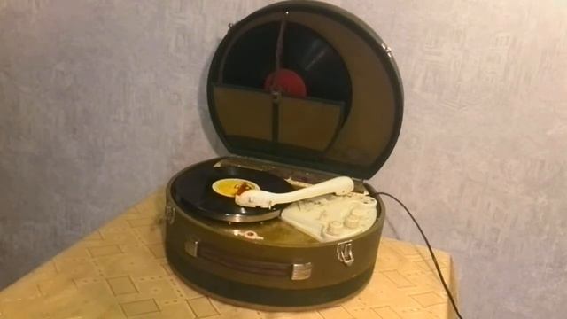 Проигрыватель "Волга" 1957 года . Девчёнки танцуют на палубе Дубль 2 смотреть онлайн