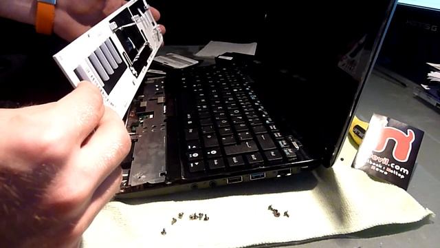 Asus Eee PC 1215B RAM and HDD Upgrade Help смотреть онлайн