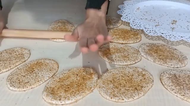 Asla Yağ Çekmeyen Balon gibi Kabaran ? Dünyanın En KOLAY ve LEZZETLİ Susamlı Pişi Tarifi смотреть онлайн