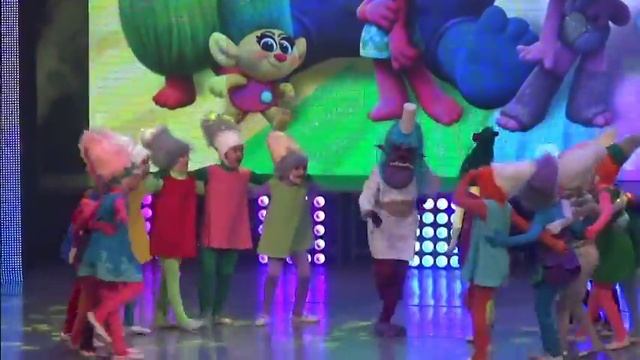 Танцующие тролли/ Лиза розочка Dancing trolls смотреть онлайн
