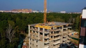 Работа башенного крана Liebherr 132 EC-H8 от арендной компании Оркестр Техно.
