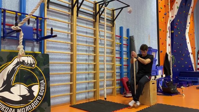 Лазание по канату в три приема?? смотреть онлайн