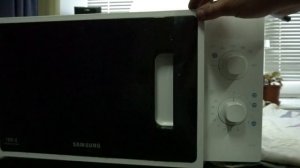 КАК ПРАВИЛЬНО ПОЛЬЗОВАТЬСЯ  МИКРОВОЛНОВКОЙ