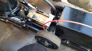 пневмогидравлический домкрат течет масло