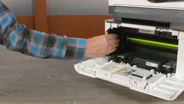 Как заменить устройство для сбора тонера в принтере HP Color Laser 150 и МФУ HP Color Laser 170 | H смотреть онлайн