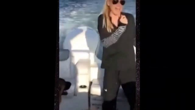 Жена Энрике Иглесиас отжигает вместе с детьми на яхте смотреть онлайн