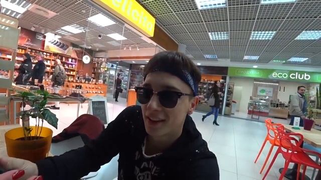 Добился поцелуя по взрослому! Кто она??? смотреть онлайн