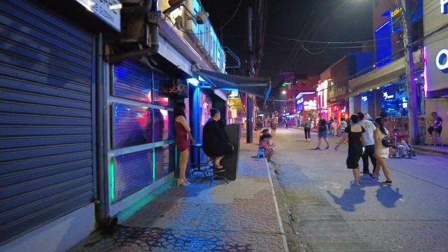 Night Life in the Philippines. Walk Down Walking Street at Saturday Busy Hour. Angeles city in 4K60 смотреть онлайн