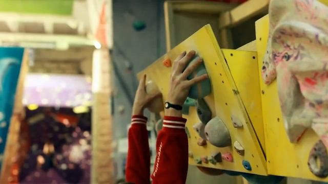 Скалодром дома для детей и взрослых смотреть онлайн