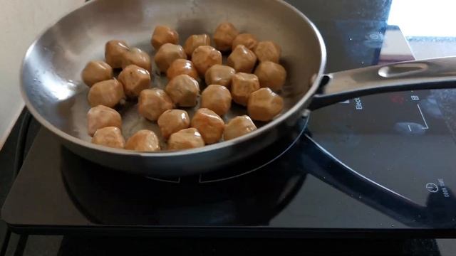 Как приготовить митболы (meatballs) в Тайланде. Простой способ. смотреть онлайн