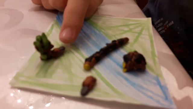 Макет из пластилина бобры в лесу. Лепка. Пластилин. Поделка. смотреть онлайн