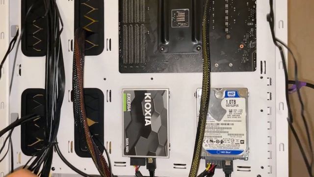 PC Build in XPG Defender PRO (MSI B550M Mortar, Sapphire RX 6600, Ryzen 5 5600) смотреть онлайн