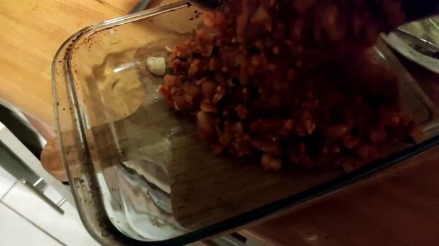 Мусака вегетарианская. Овощи и чечевица. Moussaka végétarienne & pain à l'ail. Hello Fresh смотреть онлайн