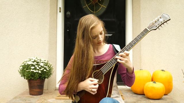 Emma Borders - Bach E Major on Octave Mandolin смотреть онлайн