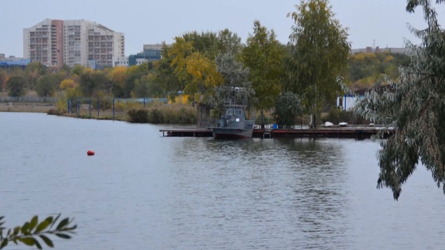 Русская сюита. 3. В парке ветеранов смотреть онлайн