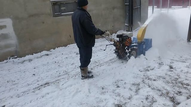 Самодельный снегоуборщик. Уборка снега. смотреть онлайн
