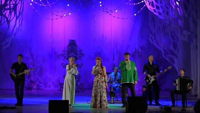 "Ты скажи , ромашка, любит ли Наташка" смотреть онлайн