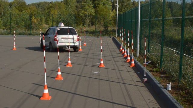 Параллельная парковка на автодроме смотреть онлайн