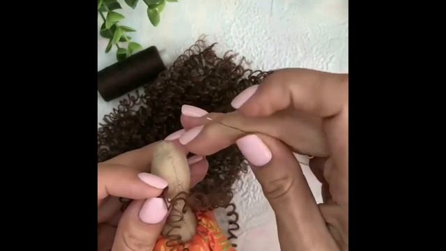 Пришить волосы кукле. Как пришить трессы жгуты - МАСТЕР КЛАСС|Sew on the hair of the doll смотреть онлайн