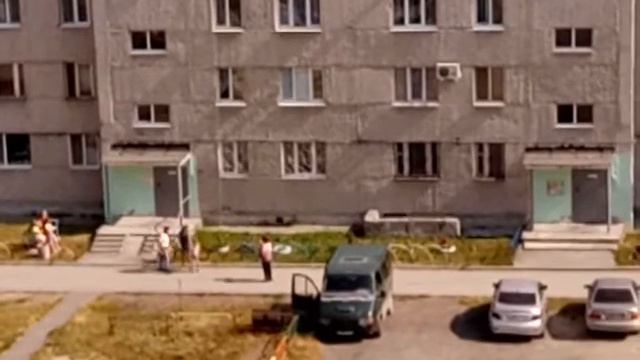 Папа поёт для взрослой дочки Подпевает дочка именинницы смотреть онлайн