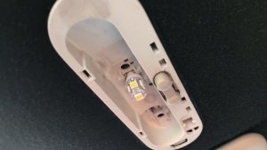 1 минута Заменить лампочку на диодную в плафоне освещения салона в Рено Логан. Цоколь W5W.