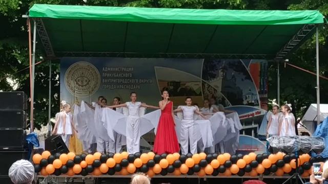 Постовалова Елизавета(Арт-студия ВИВАТ) и студия танца "Смайл" - "Белые ангелы" смотреть онлайн