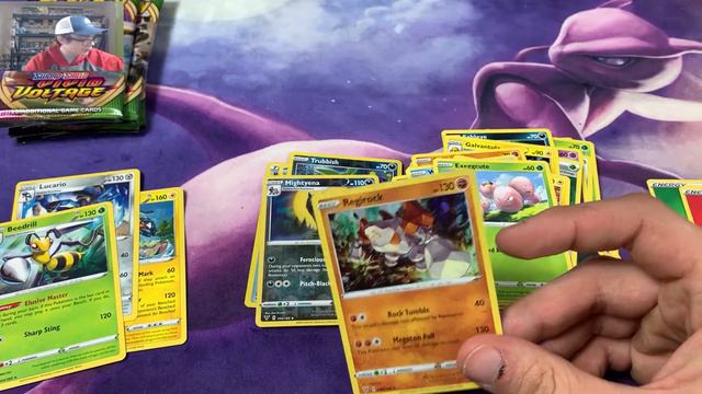 VIVID VOLTAGE ELITE TRAINER BOX! Pokemon Card Opening смотреть онлайн
