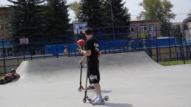Ерёмин Матвей - новички, контест Drive Scooters в скейтпарке г.Электросталь смотреть онлайн