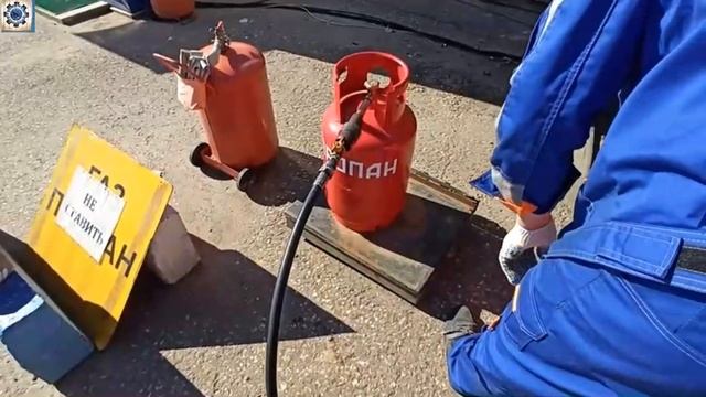 Переводим газовую плиту с природного газа на баллонный.Меняем жиклеры.