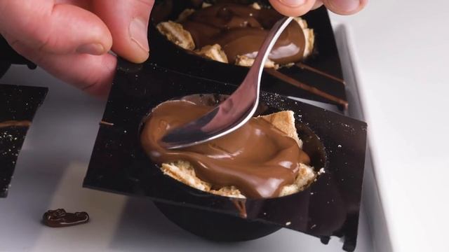 Wrap 1 Egg In Plastic Wrap & You're In For A Surprise That's Twice As Nice смотреть онлайн