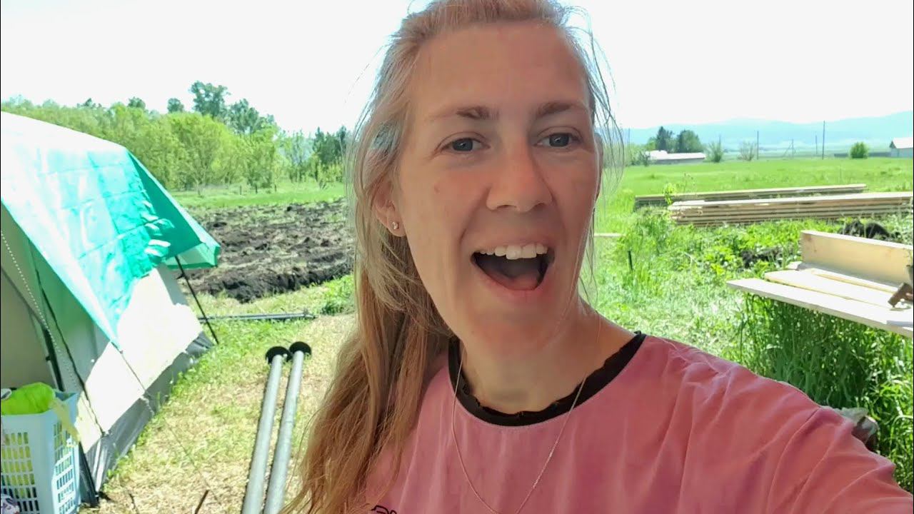 BUILDING A SHELTER | How We Live Now In RUSSIA