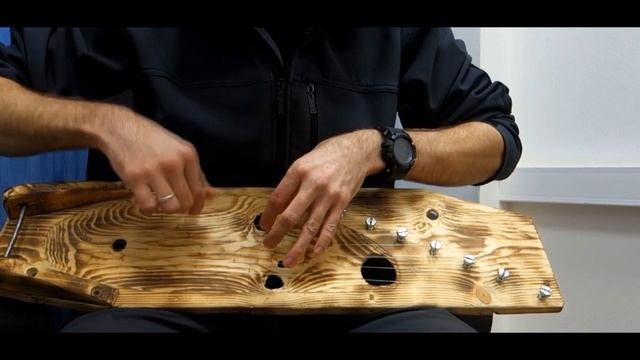 Играю На Доске с Болтами (Гусли из Подручных Материалов) смотреть онлайн