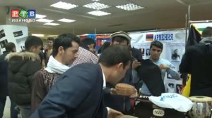 Палитрой красок блещет карнавал