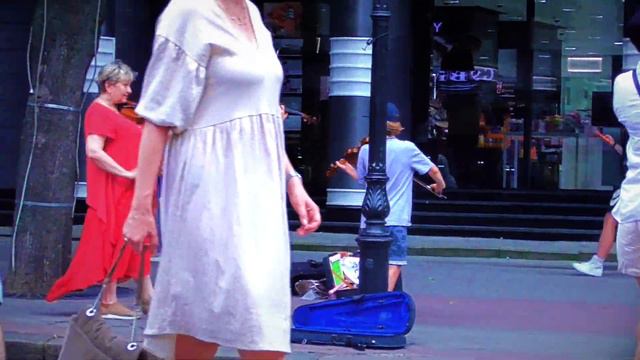 Одесса, Дерибасовская, скрипачи / Odessa, Deribasovskaya street, violinists