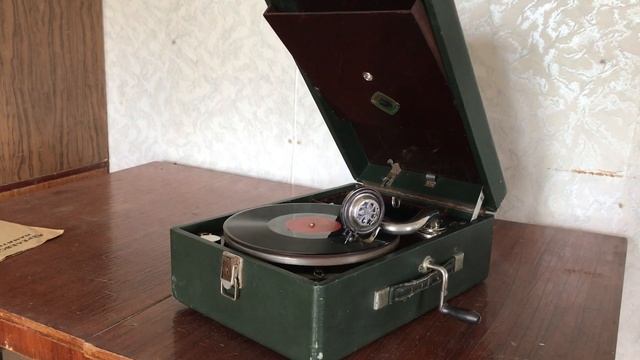 Патефон ВКПМС Красногвардейск 1935 год (71263-5) ч.2 смотреть онлайн